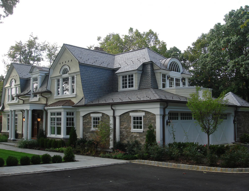 32 Bellevue Garage corner